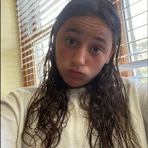 Meet your Posher, Ella